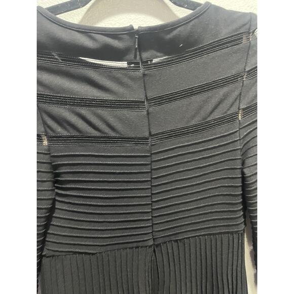 Tadashi Shoji Illusion Stripe Bateau Neckline Knee-Length Dress SZ XS - Picture 6 of 10